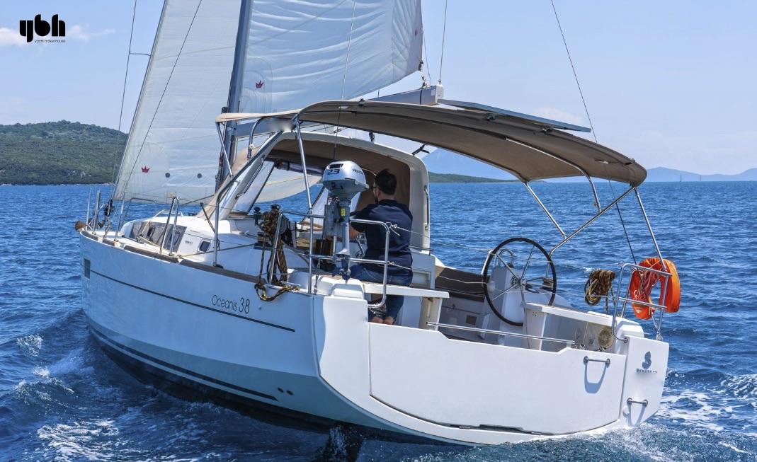 Beneteau Oceanis 38 2015 for sale