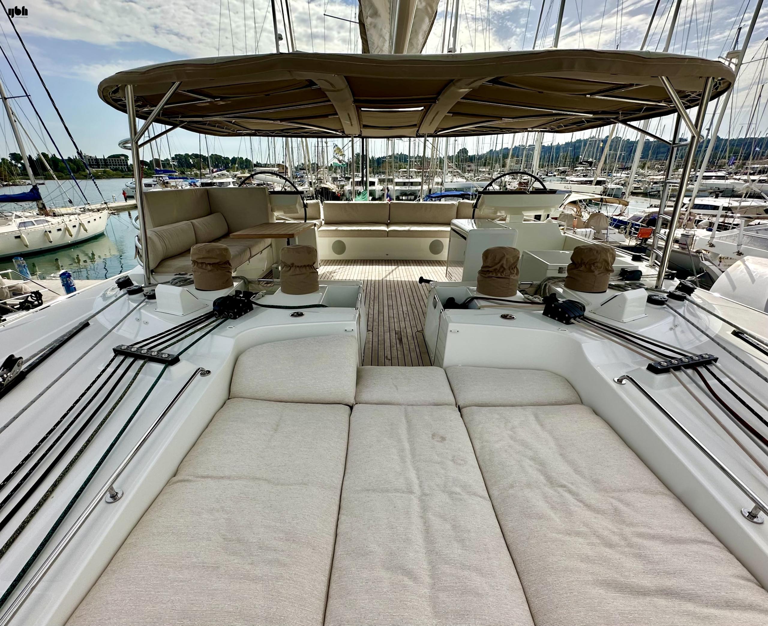 Lagoon 620 Owner's Version for sale